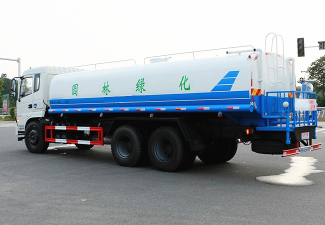 東風(fēng)專用底盤后雙橋灑水車