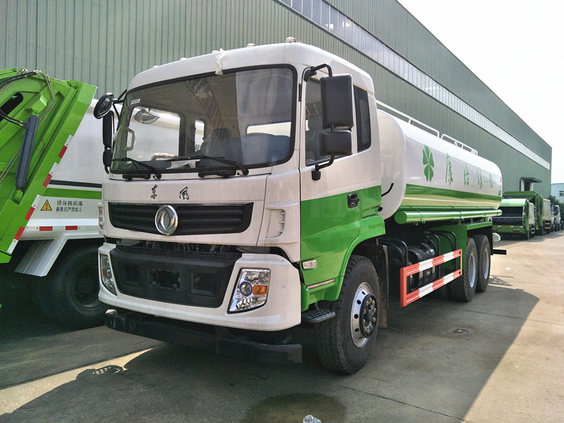 東風新款雙橋灑水車