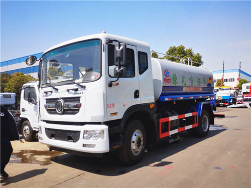 東風D9灑水車