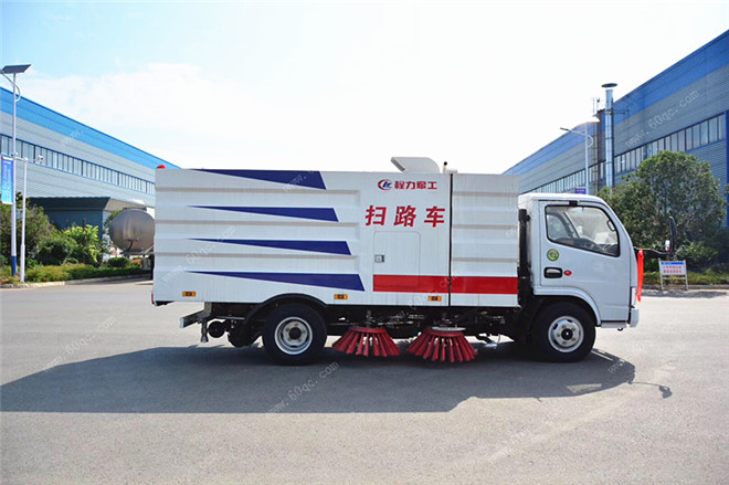 東風多利卡D6掃路車