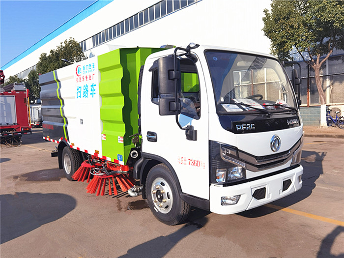 東風(fēng)多利卡6方掃路車