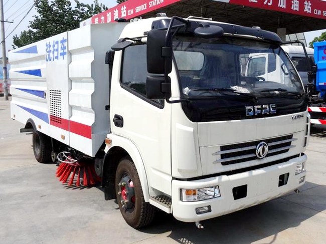 東風(fēng)多利卡D7洗掃車