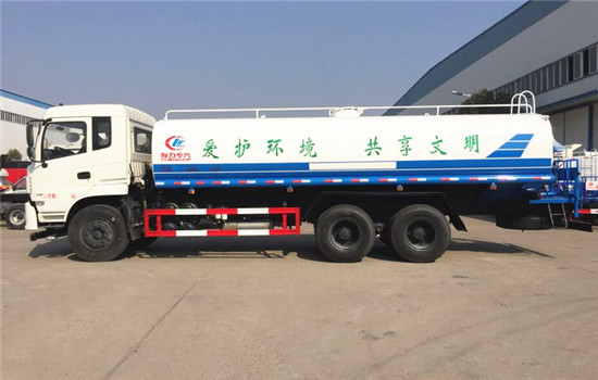 20噸東風(fēng)專(zhuān)用底盤(pán)后雙橋?yàn)⑺?chē)交付唐山客戶