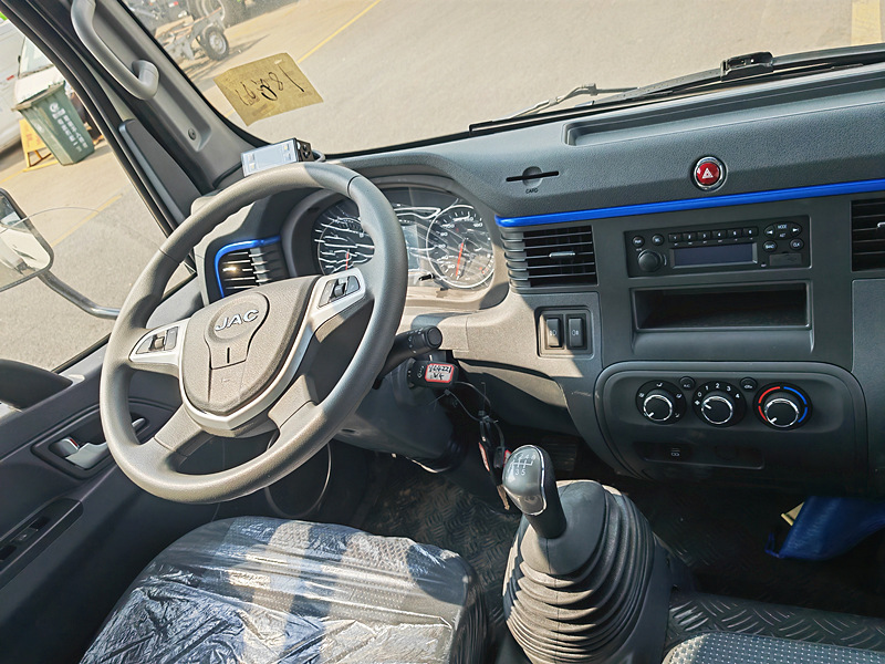 江淮駿鈴V6國(guó)六冷藏車(chē)