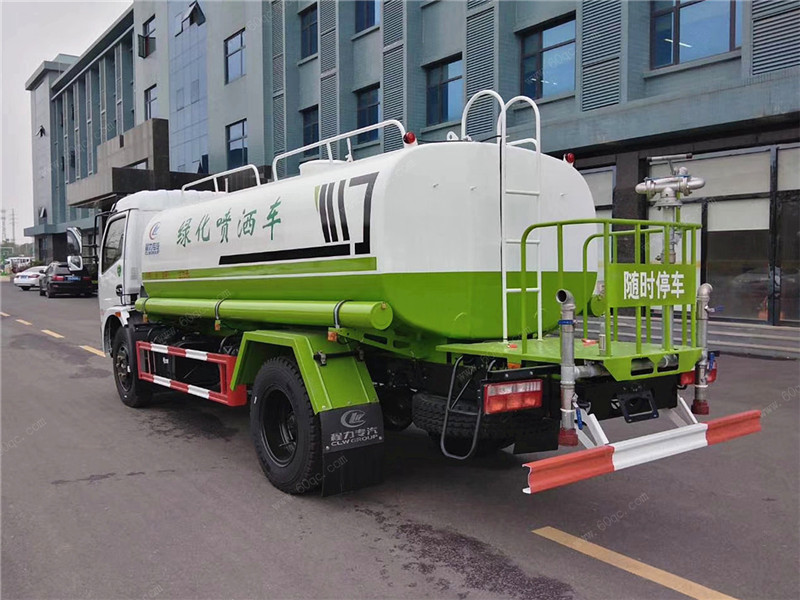 東風福瑞卡國六灑水車